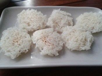 step3: 一鍋熱油，把鍋巴炸2-3分鐘至卜卜脆即可