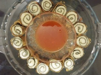 step6: 將<span class="group_2">惹味醬</span>攪勻後加熱後用碗盛載放中間,
隨意點醬進食。