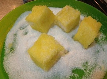 step5: 吐司丁只沾4邊，減少糖量