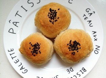 step4: 簡單的小餐包造型也不錯呢~