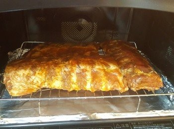 step7: 將「<span class="group_4">C醬汁</span>」拌勻，塗抹在肉面，再以180度烤8分鐘。