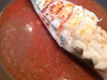 step2: 兩面煎熟，紅糟、糖、水悶煮入味