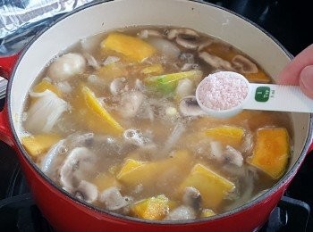 step6: 加入<span class="group_2">調味</span>料拌勻。