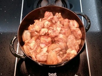 step5: 每塊雞肉都要煎出焦香狀...