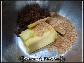 step2: 牛油加糖打發至淡色，像忌廉的樣子。