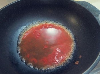 step4: 番茄醬:水:糖:醋 1:2:1:0.5 煮滾