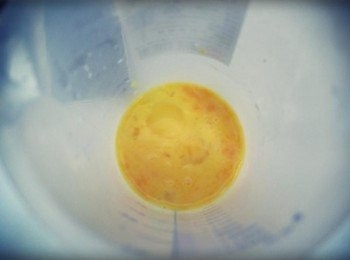 step4: 蛋打成蛋液~~