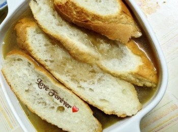 step2: 切法包，放在湯面，