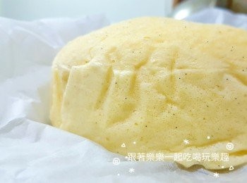 step8: 香噴噴的蛋糕出爐囉！
☆可用筷子測試，如不沾黏就是熟了。