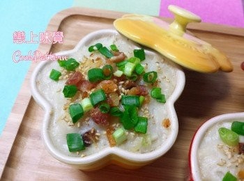 step6: 放入滾水中蒸約45分鐘，用牙籤插入糕中，沒有粉槳黏著即可。