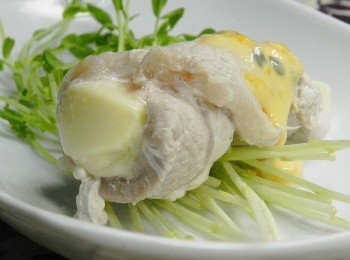 step7: 起鍋後淋上百香果沙拉就完成嚕！