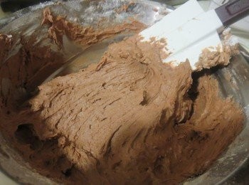 step5: 用刮刀拌匀。