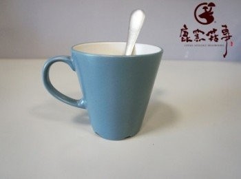 step1: 吃粥→ 杯中，注入200cc的熱水。 蓋上杯蓋，靜置等待3-5分鐘，攪拌後即可食用。