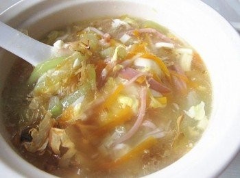 step10: 起鍋前，放入少許的柴魚片低幾滴香油就可以囉!