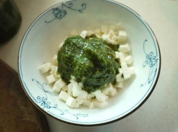 step6: 莫扎瑞拉起司拌入適量青醬