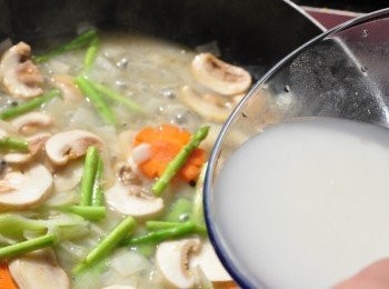 step10: 起鍋淋入香酥的白鯧魚上層