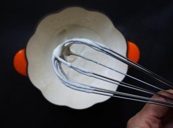 step2: 將所有粉類放入鍋中調成麵糊備用