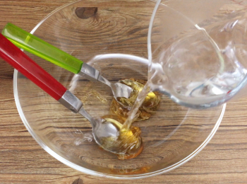 step6: 準備麥芽水，將麥芽糖加入熱水拌勻。