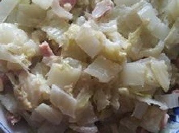 step3: 將長椰菜炒大約5分鐘加入鹽和豬排肉回鍋炒至全熟即可上碟