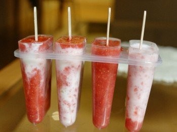 step6: 將雪條模放入冰箱，冷卻成冰便可享用