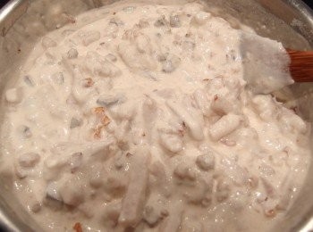 step12: 將米漿倒入鍋裡(轉小火)迅速拌勻到濃稠狀(熄火)。