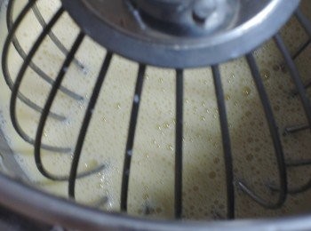 step3: 加入牛奶打勻