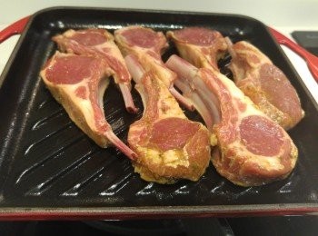 step3: 燒熱隻鑊不用下油,兩面煎出坑紋,