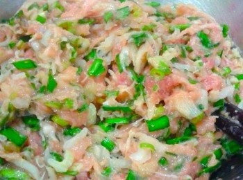 step2: 将全部馅料材料搅拌同一个方向拌匀，冷藏待用。