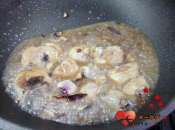 step4: 加2杯水<span class="group_3">調味</span>煮至雞肉軟(依雞腿品種調整時間)