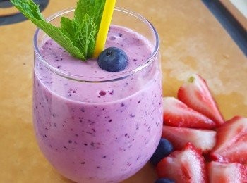 step4: 按下攪拌杯，開始攪拌約20秒即可。