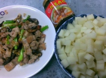 step3: 備料炒香~麻竹筍切丁