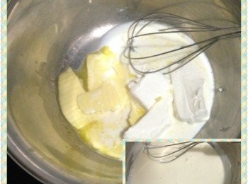 step2: 把芝士、牛奶、牛油放入盤中隔熱水（約60度）加熱至牛油溶化，並攪拌成順滑無顆粒狀態；