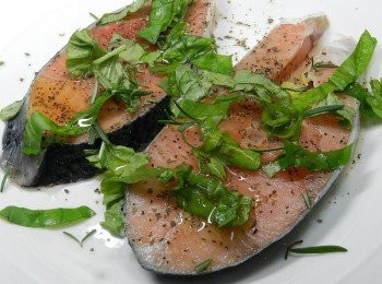 step3: 淋上一點橄欖油，入電鍋，外鍋一杯水蒸熟