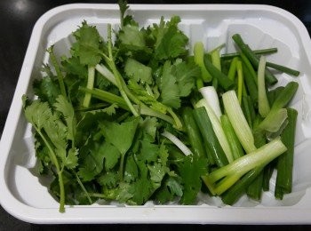 step5: 蔥段，芫茜