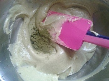 step4: 如果想製作其他口味，可加入綠茶粉/可可粉拌勻
