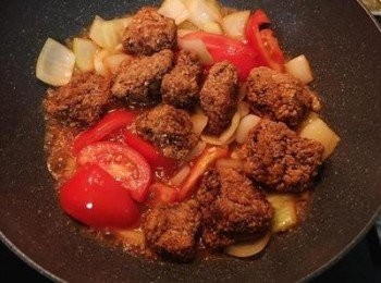 step6: 放入炸熟的排骨酥拌炒。