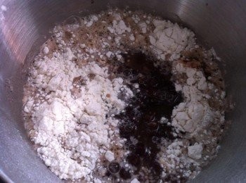 step1: 取出一個較深的盆，把所有材料加入。