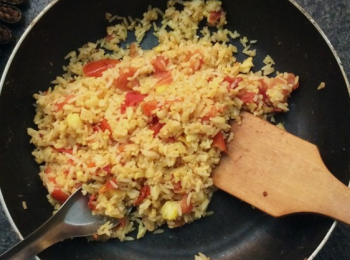 step6: 出鍋前撒上蔥花，完成。