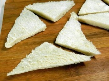 step3: 吐司去邊切成四塊