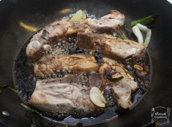 step6: 倒入鍋內用慢火煑20分鐘直至<span class="group_2">汁</span>杰身及收<span class="group_2">汁</span>, 食得!!