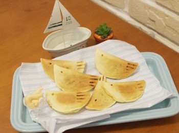 step10: 完成的一群可愛小魚鬆餅們:)