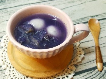 step1: 將紫薯切小塊。