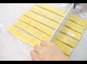 step3: 再切成塊狀，放上焗盤。