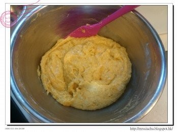 step8: 加入乳酪拌勻。