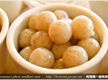 step9: 黑木耳QQ圓有鮮奶、抹茶、起司、黑糖、咖啡及可可等六種口味。除單吃品味之外，也可將黑木耳QQ圓當成粉圓來玩味，更可與鮮奶、豆漿、紅茶等飲品結合，滿足味蕾上不同滋味享受。