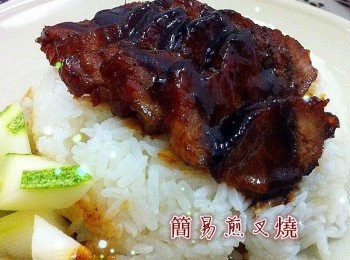 step5: 然後在一次把肉前後煎至微焦即可盛起，待冷切塊，淋上醬汁，擺上配菜即可享用。