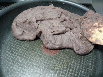 step2: 加入紅豆粒炒至乾身