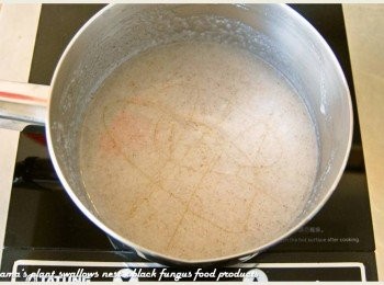 step4: 熄火後，可依個人喜好，酌量添加蜂蜜來增添香氣與甜度。