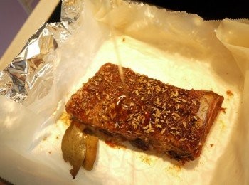 step4: 取出後淋上蜂蜜塗抹均勻再放入烤箱上層烤約5分鐘即可