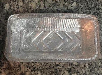 step2: 模具先用耐熱保鮮膜包起來。